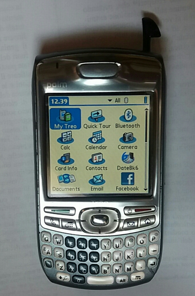 Palm Treo 680 by Giaccai