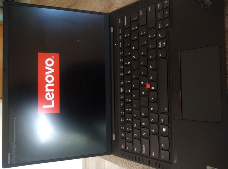 Lenovo ThinkPad Carbon X1 (Gen 9)