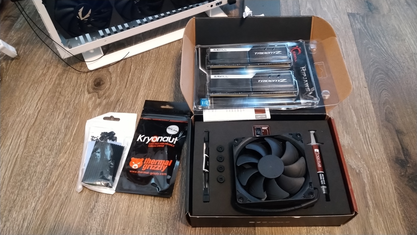 Other upgrades: M.2 heat spreaders, thermal paste, 32GB ram and Noctua CPU cooler