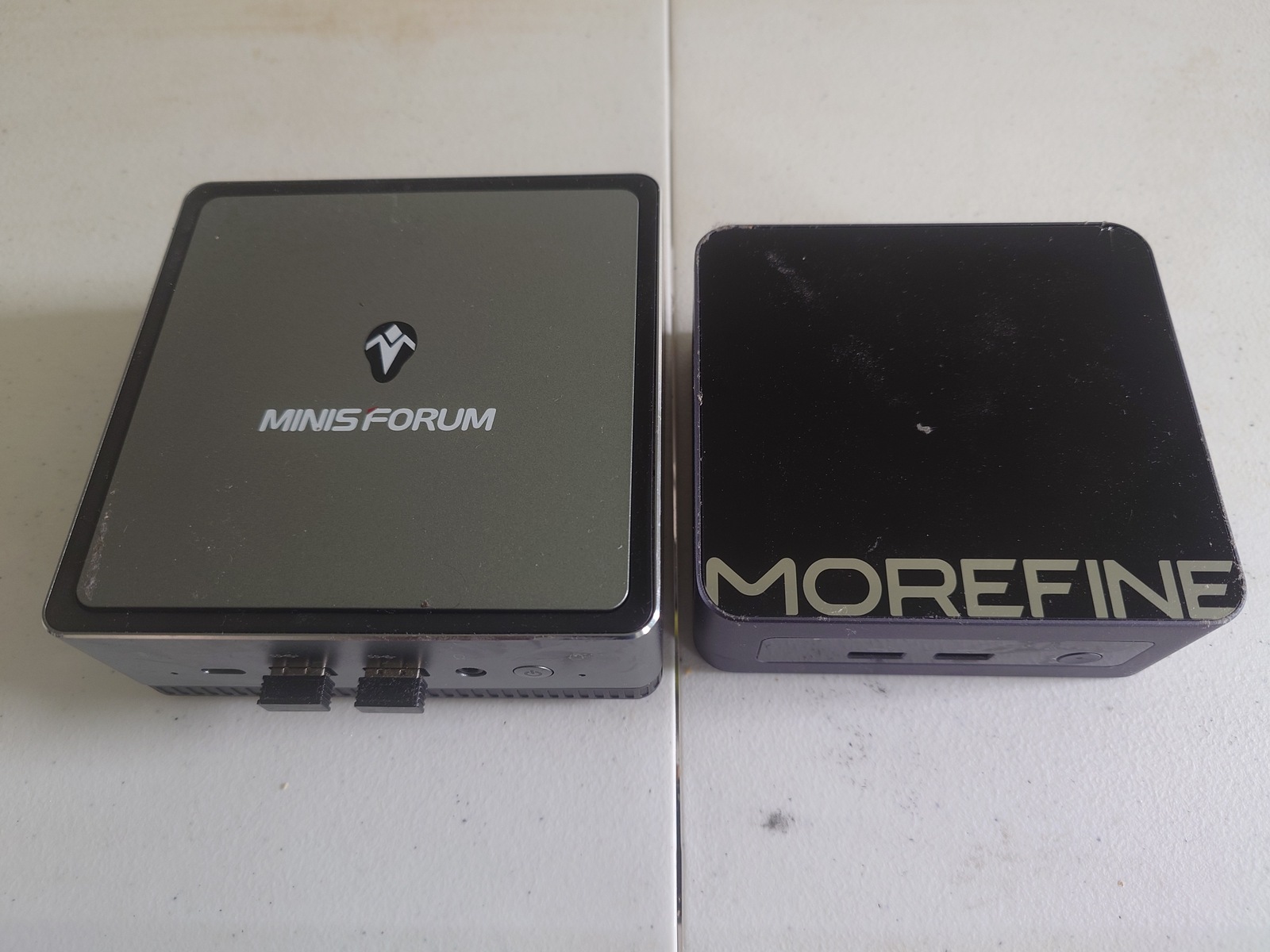 Minisforum UM270 (left) and Morefine M9 Mini (right)