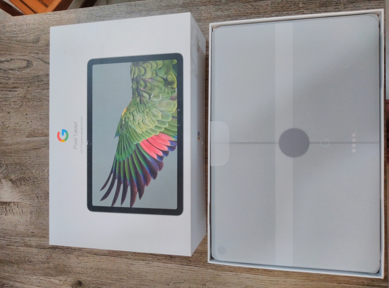 Google Pixel Tablet Packaging